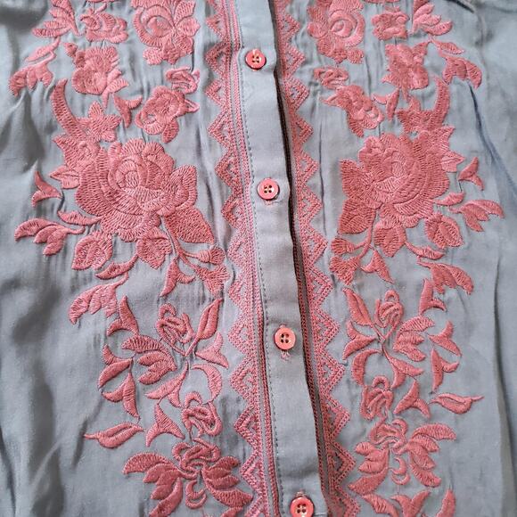 Andree by Unit Shirt Womens 1X Blue Embroidered Floral Button Up Boho Tunic Top - Picture 2 of 8